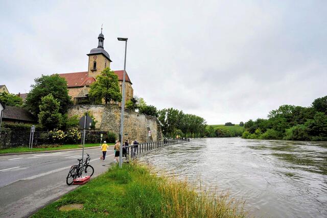 Regiswindiskirche mit Neckar 01.06.24 | Foto: Ulrich Seidel
