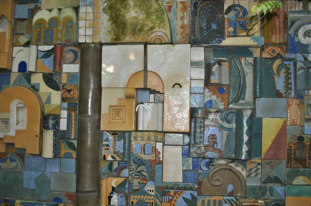 Eine Wand mit Kunst von Lee Babel | Foto: Daniela Somers