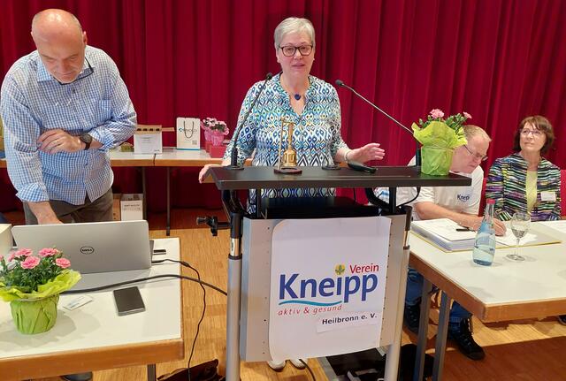 Der neue und der alte Vorstand v.links:
Lars Kochenburger (alt), Marianne Fischer (neu),Edwin Pierro, Irmgard Muhler (neu) | Foto: Foto privat