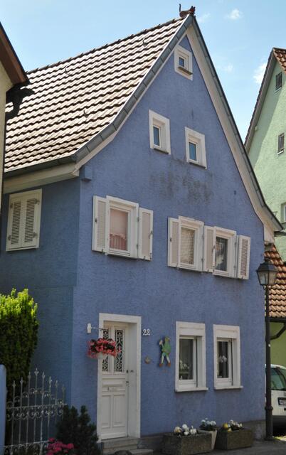 Das Haus sticht irgendwie hervor. Und uffm Dach sitzt ne Katz. | Foto: Daniela Somers