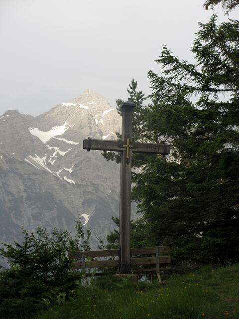Bis ins Tal ist die Sonne noch nicht gekommen und auf unserem "Bergle" auch noch net | Foto: WandernGabyErich