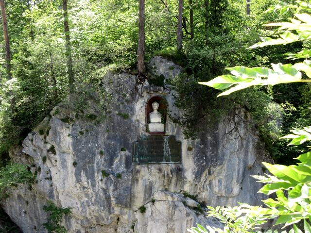 Das hatten wir beim letzten Mal gar nicht erfasst, dass da noch ein Denkmal ist. Gut dass wir nochmal vorbei sind. | Foto: WandernGabyErich