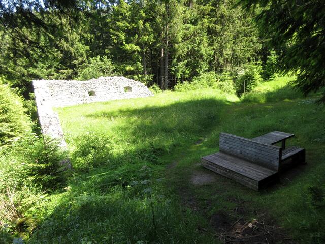 An der ehemaligen Sternschanze gibt es einen der wenigen, aber immer sehr schönen, Rastplätze | Foto: WandernGabyErich