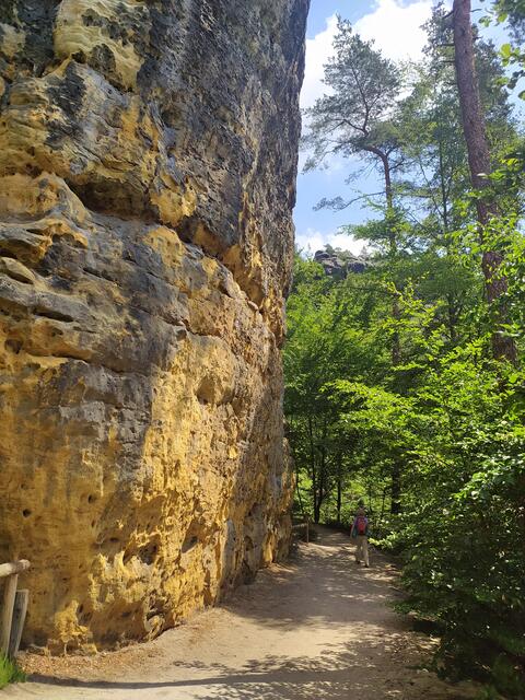 Die Felswände der Schrammsteine sind beachtlich.  | Foto: sigischlottke