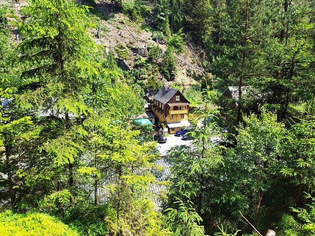 Von unserem Wanderweg haben wir auch den Blick auf eine alte Mühle | Foto: sigischlottke