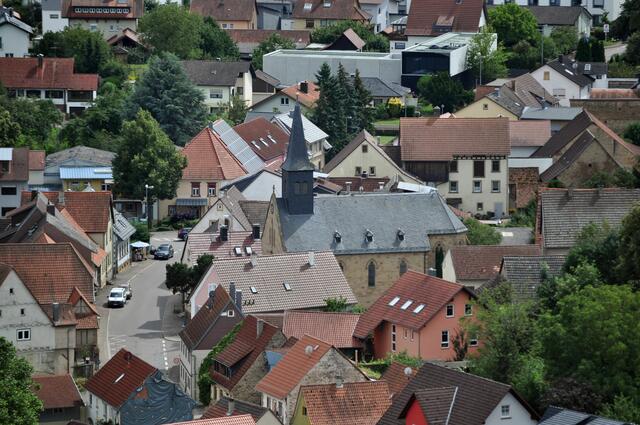 Blick auf Sinsheim-Weiler. In der Mitte die ev. Kirche. | Foto: Daniela Somers