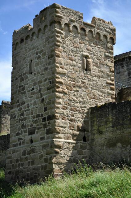 Turm an der äußeren Ringmauer. | Foto: Daniela Somers