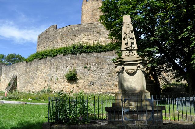 Denkmal von 1873 für die Gefallenen im Deutsch-Französischen Krieg.  | Foto: Daniela Somers