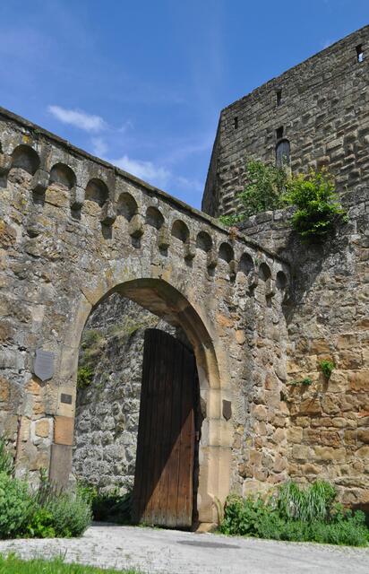 Das äußere Tor. Erbaut um 1500. | Foto: Daniela Somers