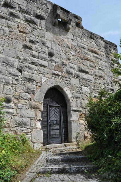 Eingang zur Burg von der Kirchenseite. | Foto: Daniela Somers