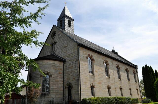 Neuhütten. Die ev. Kirche von 1862/63. Sowohl innen wie außen ist die Kirche wohl noch im Wesentlichen in ihrer ursprünglichen Gestalt erhalten. | Foto: Daniela Somers