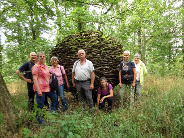 Eines der größten Bauwerke des Land-Art Künstlers | Foto: WandernGabyErich