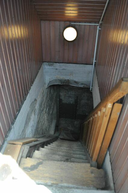 Geschafft. Ich bin oben. Der Blick über die Treppen nach unten. | Foto: Daniela Somers