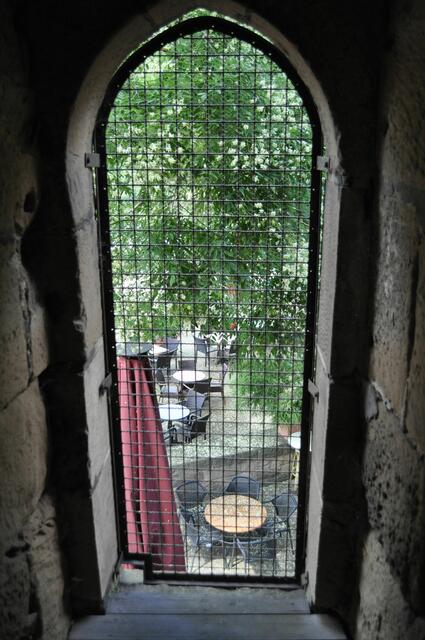 Überall gibts Aussblicke nach unten.  | Foto: Daniela Somers