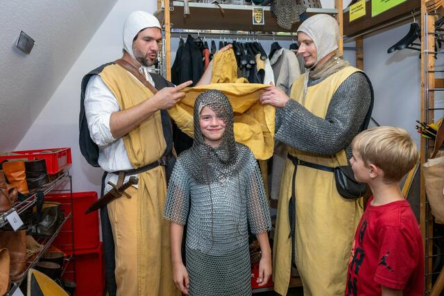 Paul Künzel wird zum Ritter.  | Foto: Christiana Kunz