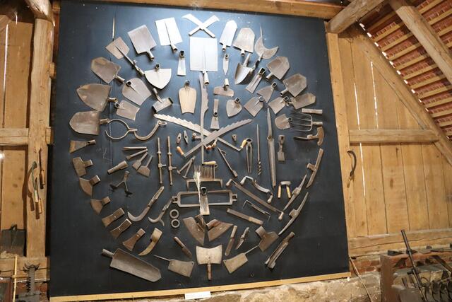 Von der Hammerschmiede hergestellte Werkzeuge | Foto: Marga Specht
