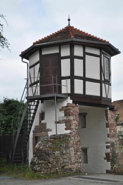 Der obere Torturm heißt auch Schalenturm. Der Turm ist schön restauriert worden. Auf alten Bildern, sogar noch von 2008, sieht der Turm ziemlich herunter gekommen aus. | Foto: Daniela Somers
