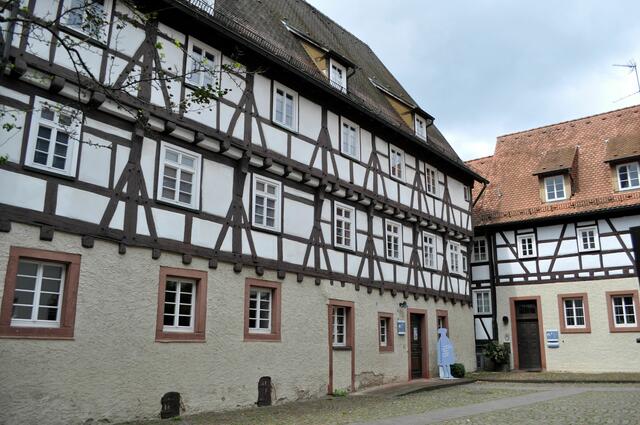Das alte Hospital. Einige Gebäudeteile gehen auf die Jahre 1464/65 zurück. Früher eine Anstalt für Hilfsbedürftige, Arme und alte Menschen. Aber auch Herberge für Durchreisende. Heutzutage ist dort das Stadtmuseum untergebracht. Leider war es Samstag geschlossen. | Foto: Daniela Somers