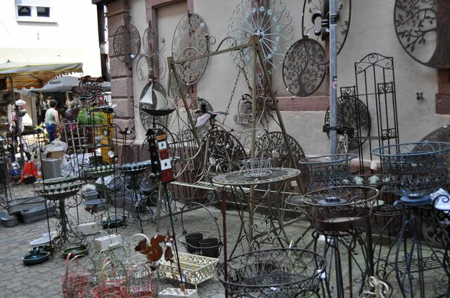 Allerlei Deko gibts auf dem Markt. | Foto: Daniela Somers