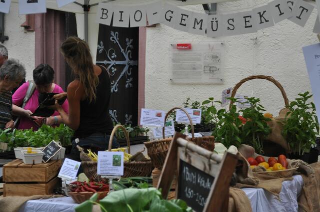 Auch Obst und Gemüse wird verkauft. | Foto: Daniela Somers