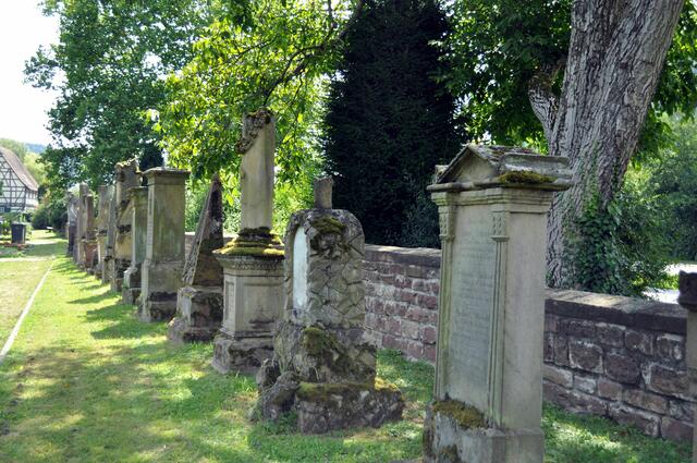Verschiedene historische Grabsteine und Epitaphe | Foto: Daniela Somers