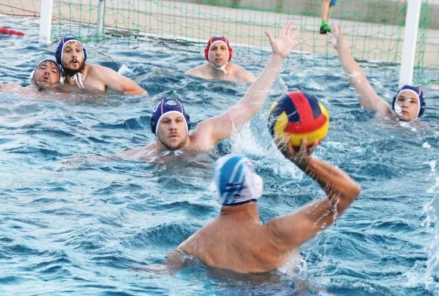 Immer im kühlen Nass sind die Wasserfreunde Gemmingen.  | Foto: Sönke Brenner