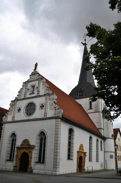 Der Turm wurde 1543 errichtet. Das Langhaus erst 1611/12. Gebaut von Jakob Müller. Einem Bildhauer aus Heilbronn.
   | Foto: Daniela Somers