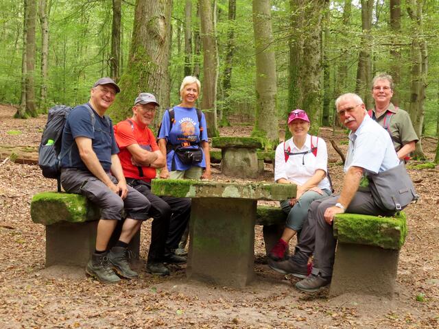 Steinerner Tisch | Foto: WandernGabyErich