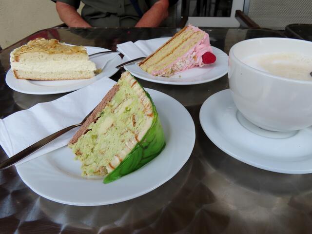 Viktoria-von-Eberbach-Torte und weitere Leckereien | Foto: WandernGabyErich