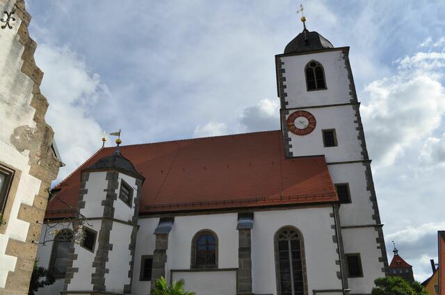 Eine schöne Kirche mit Fernwirkung. Leider geschlossen! | Foto: Daniela Somers