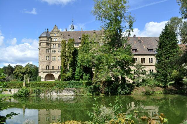 Ein großer See im Schlosspark. Enten habe ich keine gesehen. Dafür gibts Gänse im Park | Foto: Daniela Somers