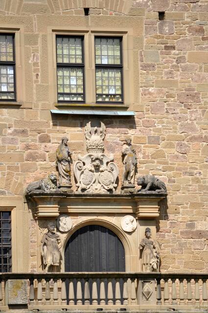 Über dem Eingang an der Südseite. | Foto: Daniela Somers