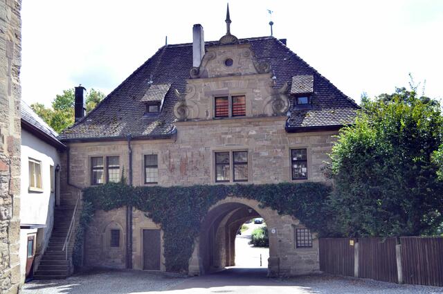 Das Torhaus. Läuft man links herum um das Schloss, kommt man zuerst ans Torhaus. | Foto: Daniela Somers