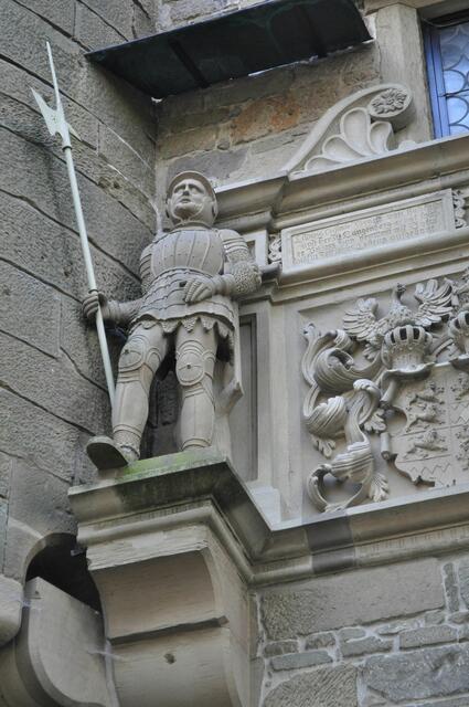 Detailansicht über dem Eingang zum Innenhof | Foto: Daniela Somers