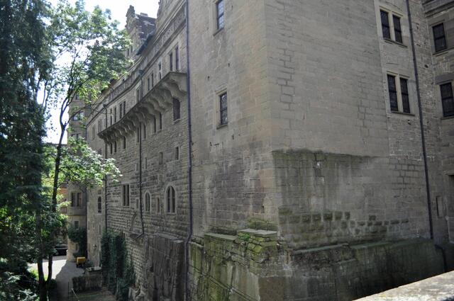 Blick von der Brücke (Zugang zum Eingang) | Foto: Daniela Somers