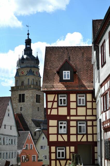 Fachwerkhäuser und der Kirchturm prägen das Stadtbild | Foto: Daniela Somers