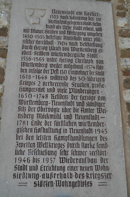 Steintafel mit der Geschichte von Neuenstadt | Foto: Daniela Somers