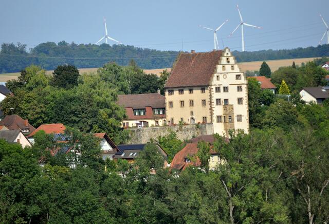 Blick auf Schloss Bürg. Das Schloss ist in Privatbesitz im Ortsteil Bürg.  | Foto: Daniela Somers