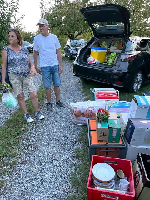 Das Grillfest ist zu Ende, nun muss alles wieder aufgeräumt und verstaut werden. | Foto: Isolde Reitz