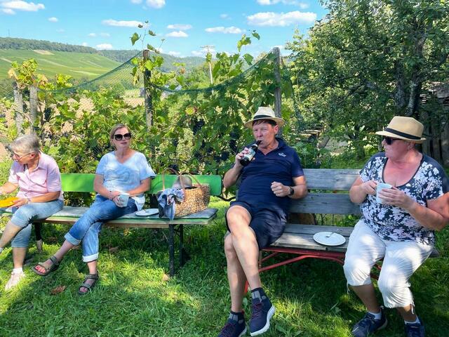 Gute Unterhaltung, Trinken und den Ausblick genießen. | Foto: Isolde Reitz