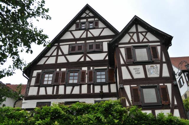 Dieses Wohnhaus, am Schlossberg, trägt wohl die Jahreszahl 1515. Allerdings ist es überall erst auf 1575 datiert.  In der 2. Hälfte des 17. Jahrhunderts gehörte das Haus einem Bürgermeister und später einem Zentschultheiß. | Foto: Daniela Somers