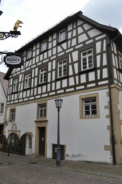 Ehemaliges Stadtpfarrhaus. 1750 umgebaut. Im Kern also wesentlich älter. Hier lebte von 1805- 1834 die Schwester des Dichters Friedrich Schiller als Pfarrfrau. Auch Julie Hellmann (genannt Lulu), die Muse des Dichters Hermann Hesse wohnte hier von 1944 - 1954 . | Foto: Daniela Somers