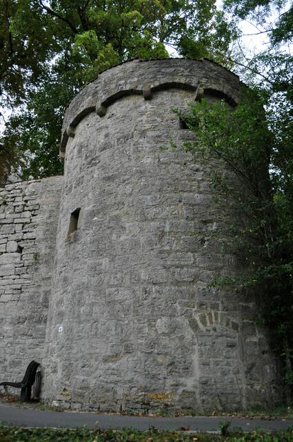 Turm der Wehrbefestigung der Burg. | Foto: Daniela Somers