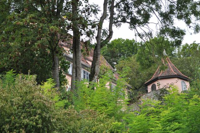 Die Propstei mit dem niedlichen Türmchen. Auch hier geht nur eine kleine Einsicht von Weitem. | Foto: Daniela Somers