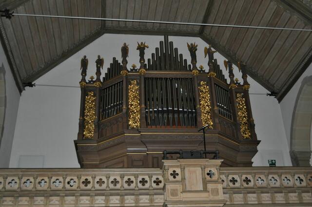 Die Orgel ist wohl von 1974. Allerdings wurde das neue Orgelwerk in das alte Orgelgehäuse von 1900 eingebaut. | Foto: Daniela Somers