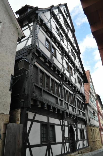 Spätmittelalterliches Ackerbürgerhaus aus dem Jahr 1467. Ein Fachwerkhaus der gehobenen Schicht. Hier wurde dicht an dicht gebaut. | Foto: Daniela Somers