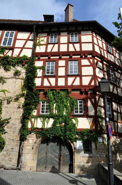 Nochmals das gleiche Gebäude. Aber nun sieht man die ganzen Stockwerke. | Foto: Daniela Somers