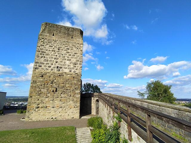 Und von dort einen Blick auf den mächtigen Roten Turm,............  | Foto: sigischlottke