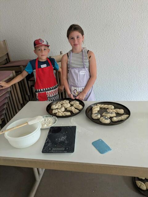Fleißige Bäckerinnen und Bäcker | Foto: Landfrauen Grantschen
