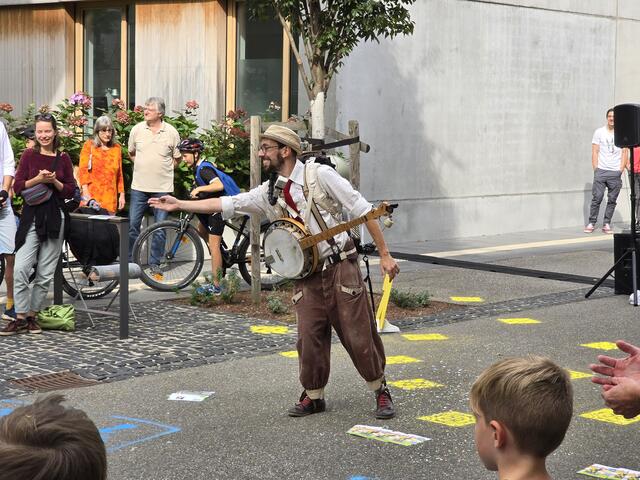 Poom-Cha - One-Man-Band-Show | Foto: Heidrun Rosenberger